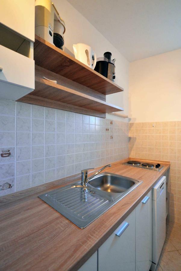 Apartmani Dora Murter Esterno foto