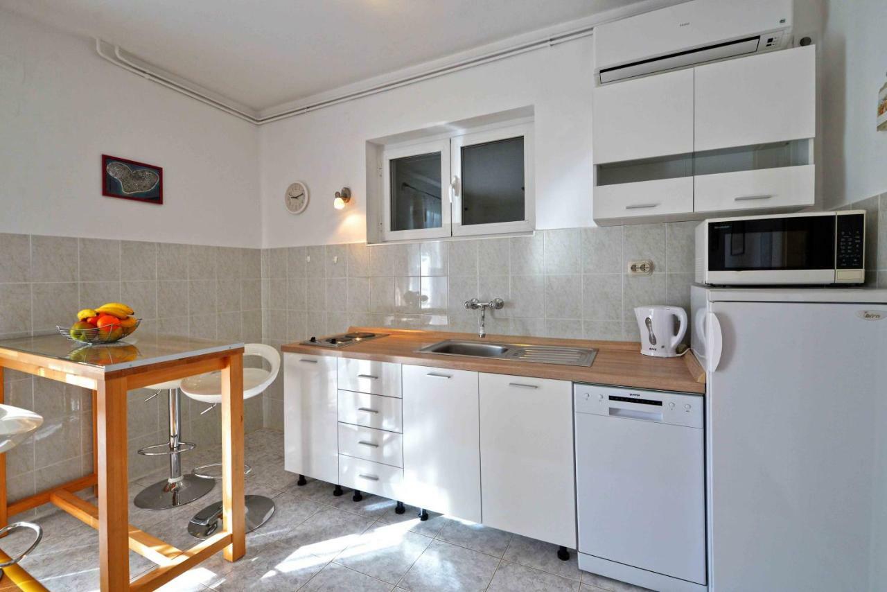 Apartmani Dora Murter Esterno foto