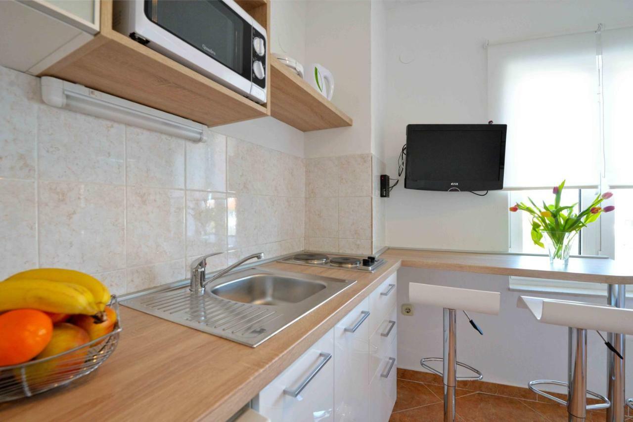 Apartmani Dora Murter Esterno foto