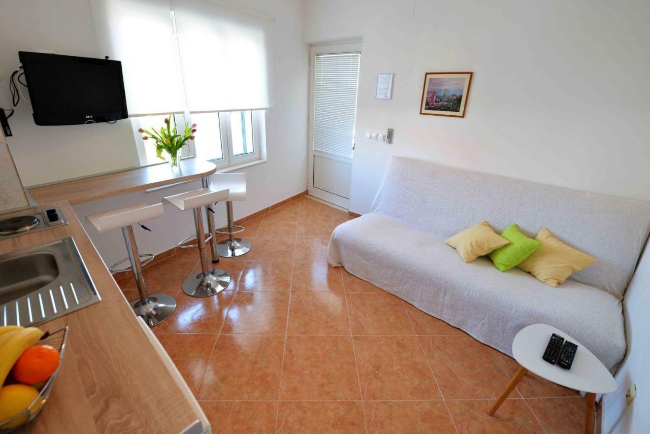 Apartmani Dora Murter Esterno foto